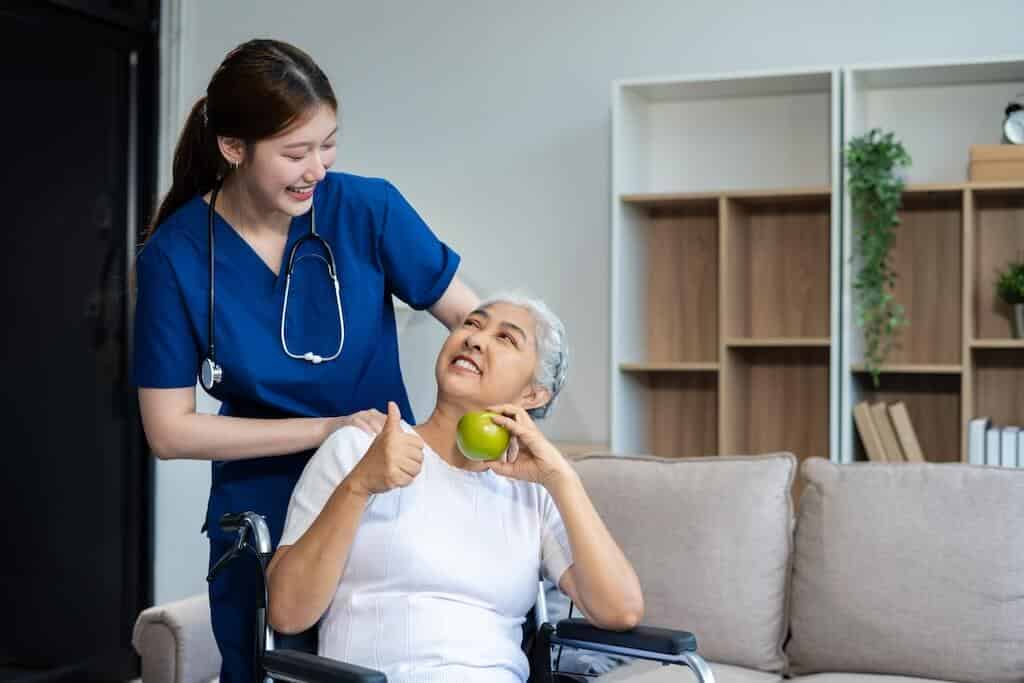 5 Reasons to Choose Home Healthcare Over Hospital Visits